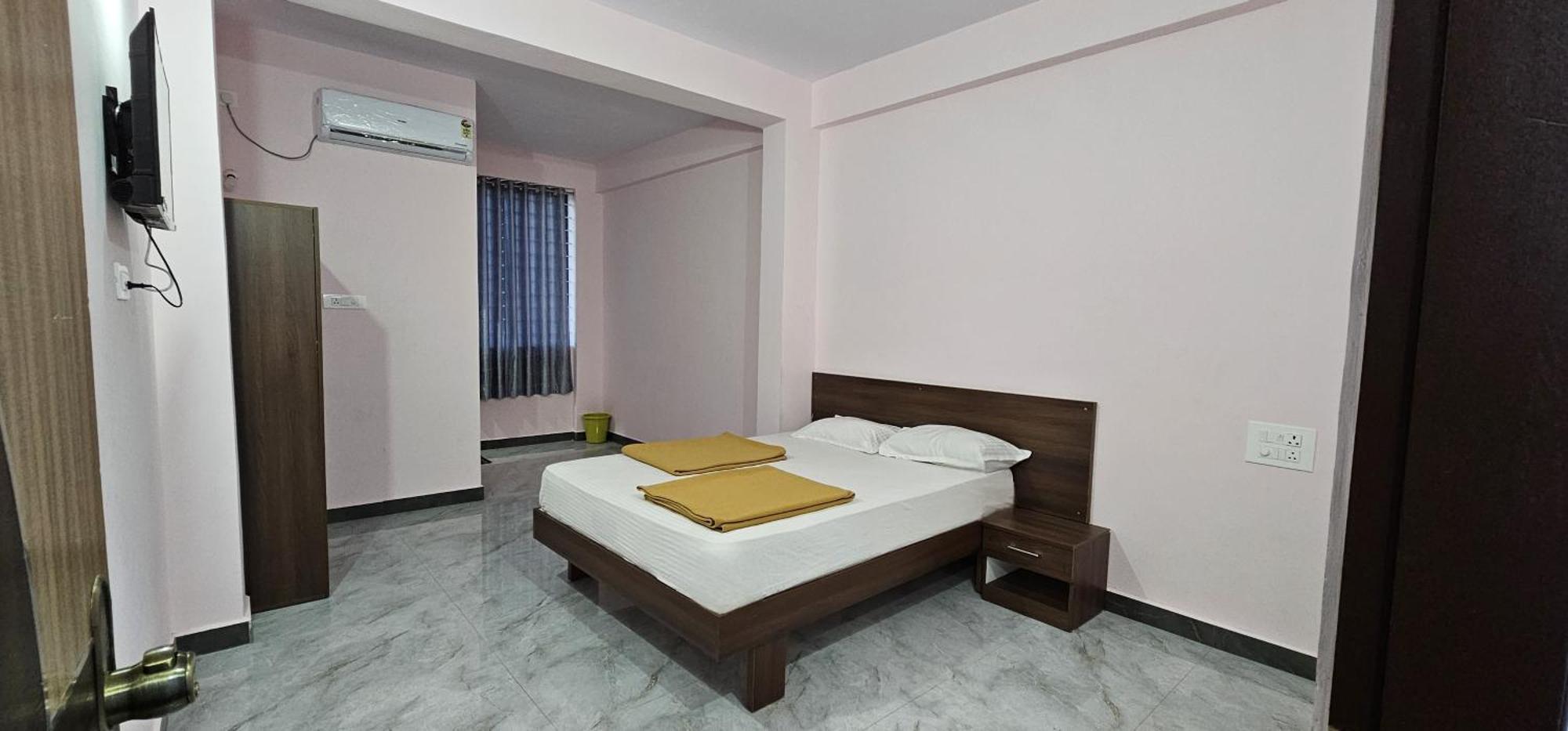 Golden Palace Residency Belagula エクステリア 写真