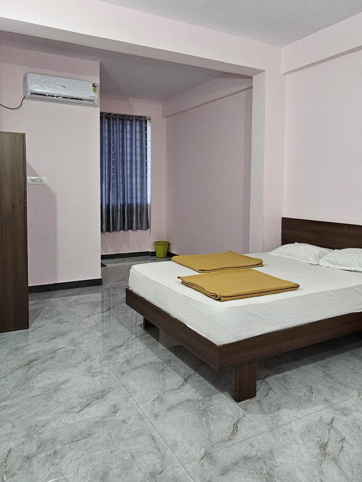 Golden Palace Residency Belagula エクステリア 写真